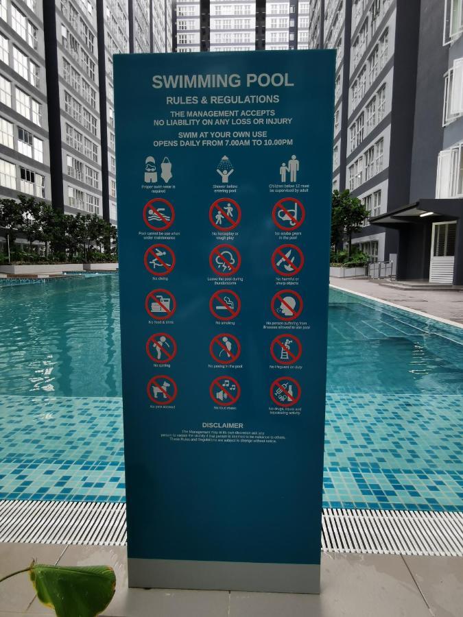 Kajang Industrial House With Olympic Size Swimming Pool Apartment Luaran gambar